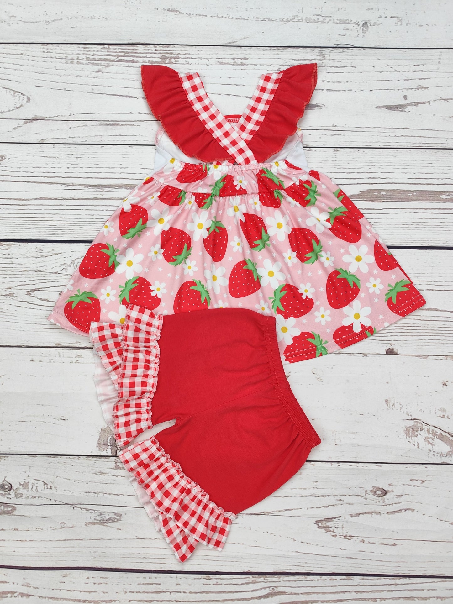 Mama's Girl Appliqué Strawberry Print Set